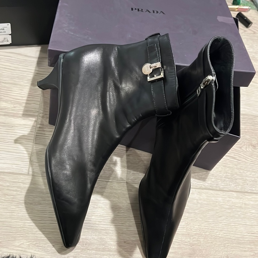 Vintage Prada black boots size 37